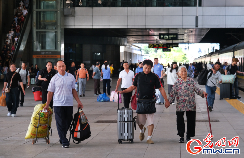 天津铁路列车进一步提升旅客餐饮服务