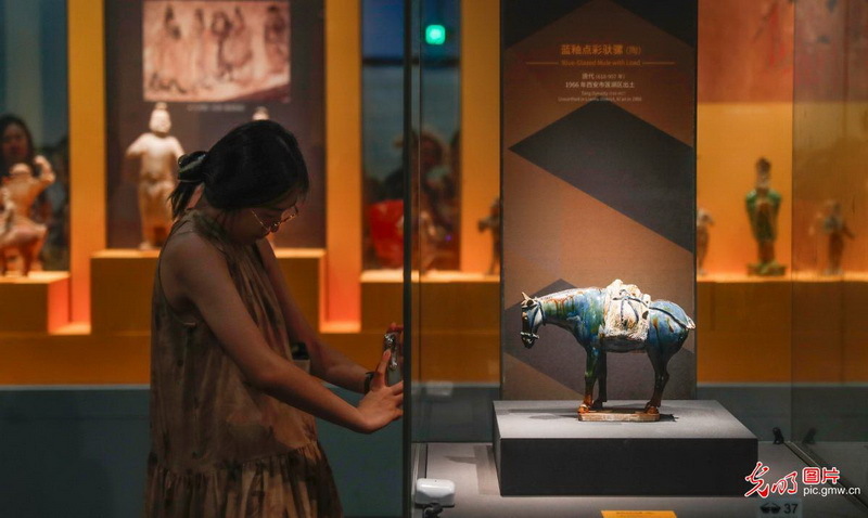 人文经济学丨经济和人文共同繁荣：见物更见人，文以化之，文以铸之