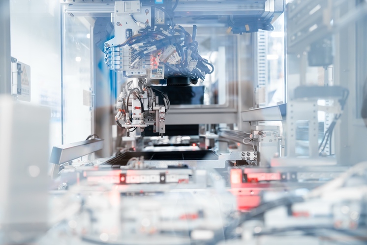 AI赋能+电池突破！解锁荣耀工厂“智造”升级密码