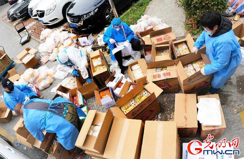 【图片故事】“守沪者联盟”丨上海鞍山路：“三驾马车”守护1520户家庭平安