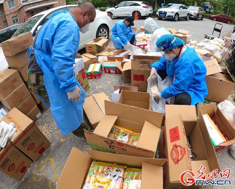 【图片故事】“守沪者联盟”丨上海鞍山路：“三驾马车”守护1520户家庭平安