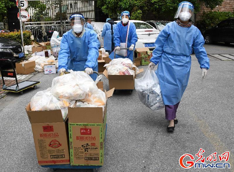【图片故事】“守沪者联盟”丨上海鞍山路：“三驾马车”守护1520户家庭平安