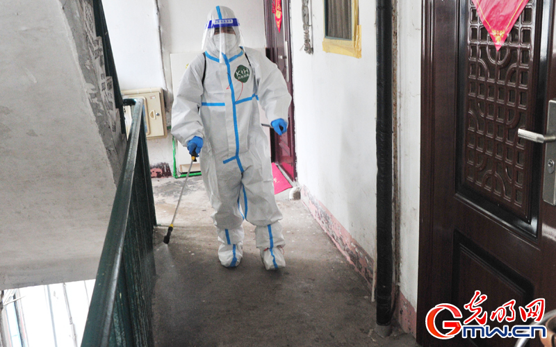 【组图】“守沪者联盟”丨上海：社区开展防疫预防性环境消杀行动 筑牢战“疫”防线