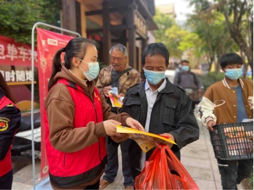 云南西盟：“强国电单车”为返乡人员提供暖心志愿服务