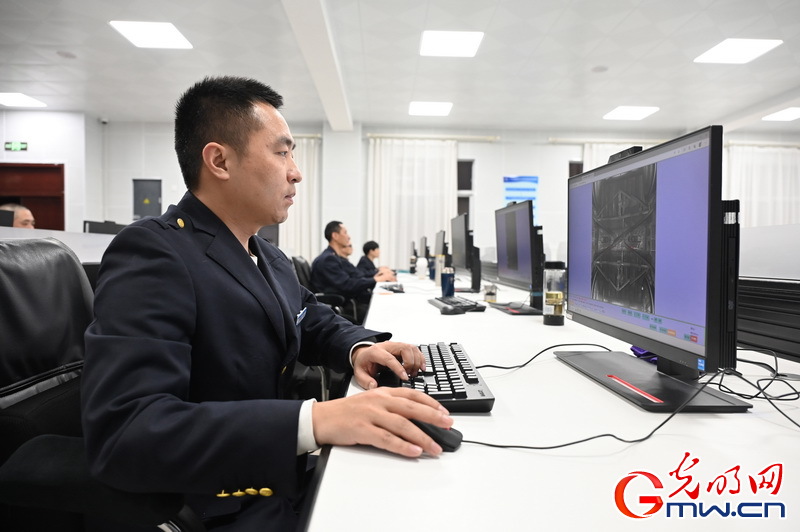 2025春运进行时丨春运幕后的“CT”影像师 2025春运进行时丨春运幕后的“CT”影像师