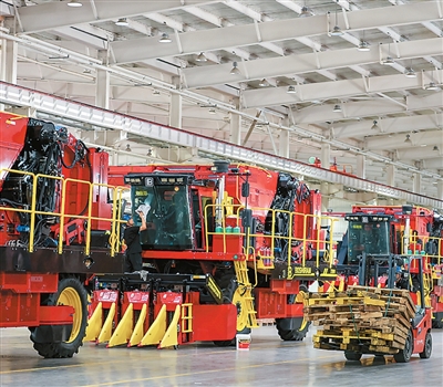 “你追我赶” 各地经济增长动能足 “你追我赶” 各地经济增长动能足