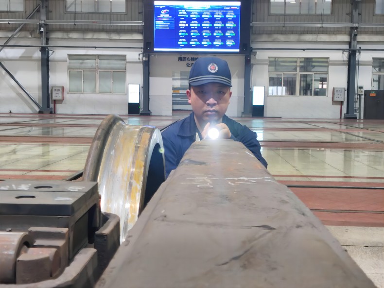 国铁南昌局:“质检卫士”守护铁路货车安全 国铁南昌局:“质检卫士”守护铁路货车安全