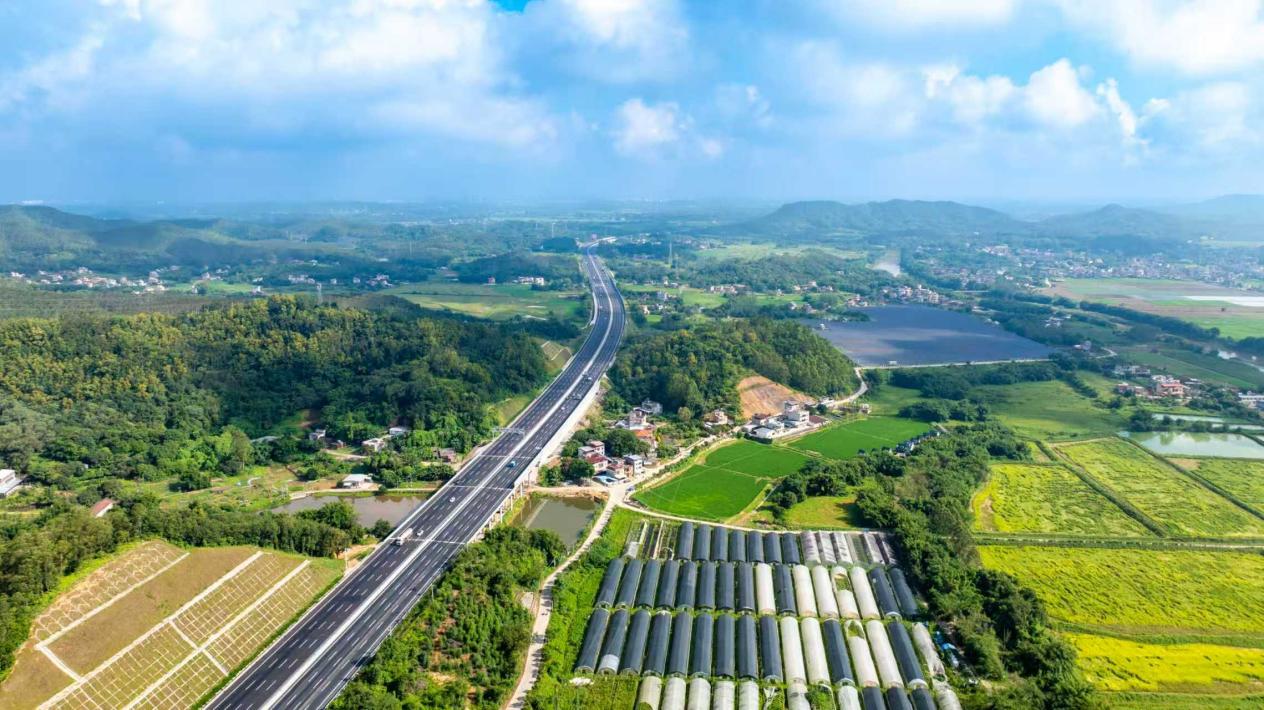 中交路建长深扩建项目15公里路段通车