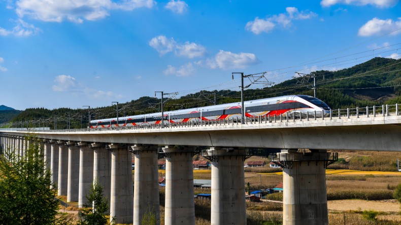 国铁沈阳局将实行第四季度运行图 增开旅客列车64列、货物班列12列 国铁沈阳局将实行第四季度运行图 增开旅客列车64列、货物班列12列