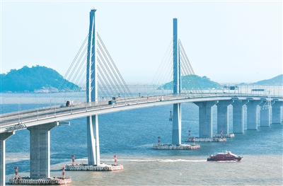 港珠澳大桥客流量超9300万人次