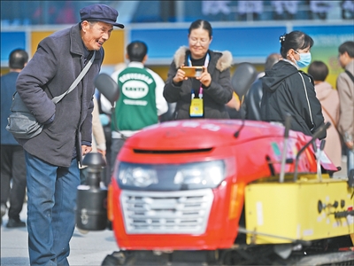 “赛展结合”展示农业新成果