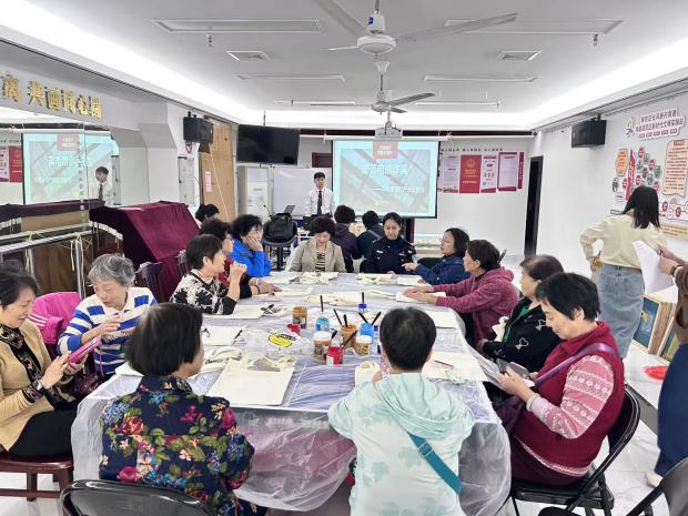 宁波银行上海分行开展重阳敬老活动