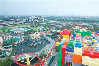 自贸试验区育出近200项“创新果”