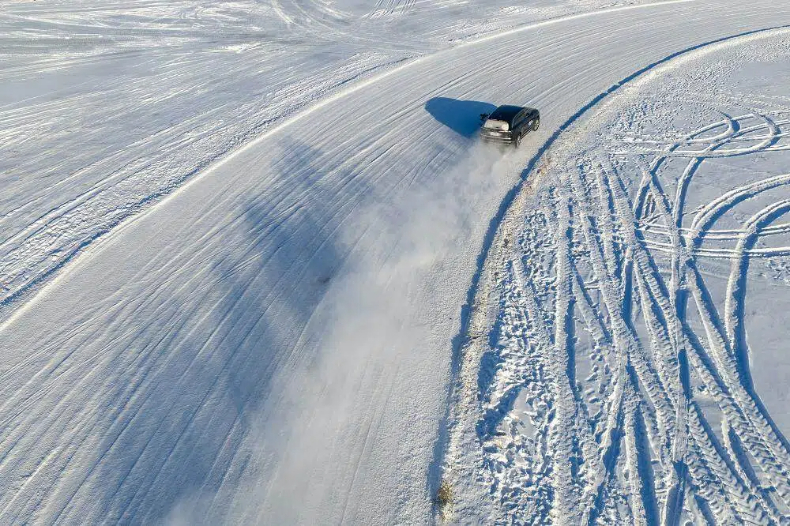 从严寒冬测看中国新能源汽车产业的发展方向