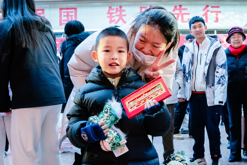 北京西站“三十而立”:19.6亿人次的温暖旅程与崭新起点 北京西站“三十而立”:19.6亿人次的温暖旅程与崭新起点