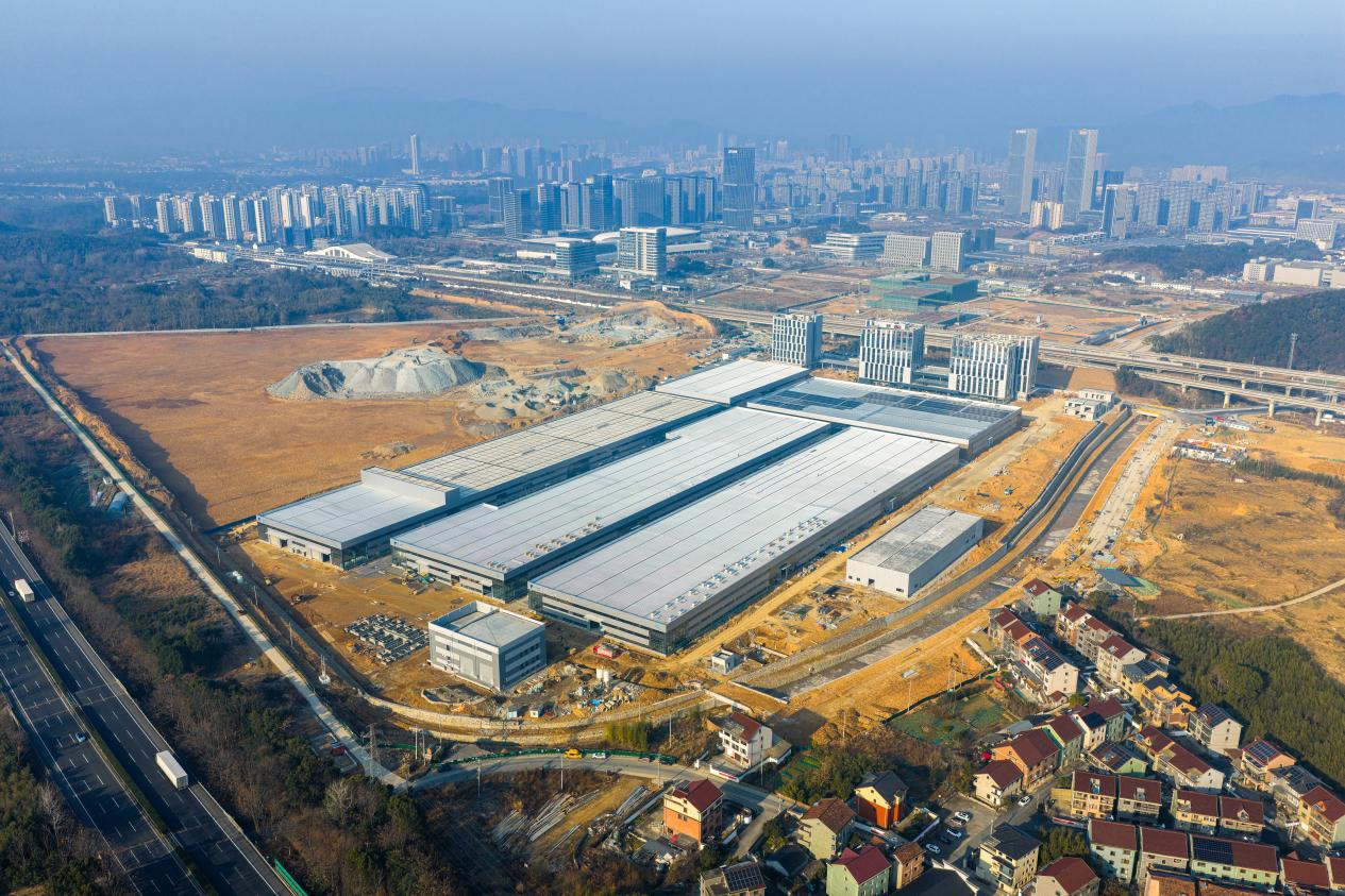 桐庐首个百亿级制造业项目配套110千伏变电站顺利投产