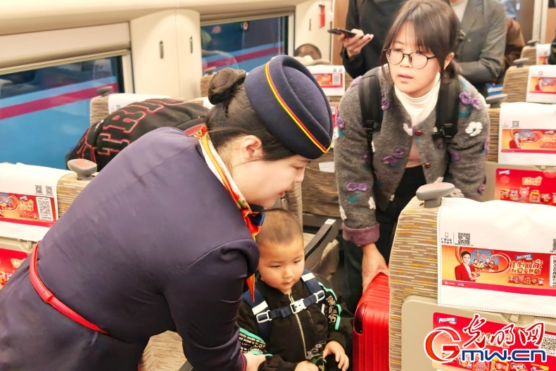 2026春运进行时丨铁轨映初心:记三位女车长的春运守护 2026春运进行时丨铁轨映初心:记三位女车长的春运守护
