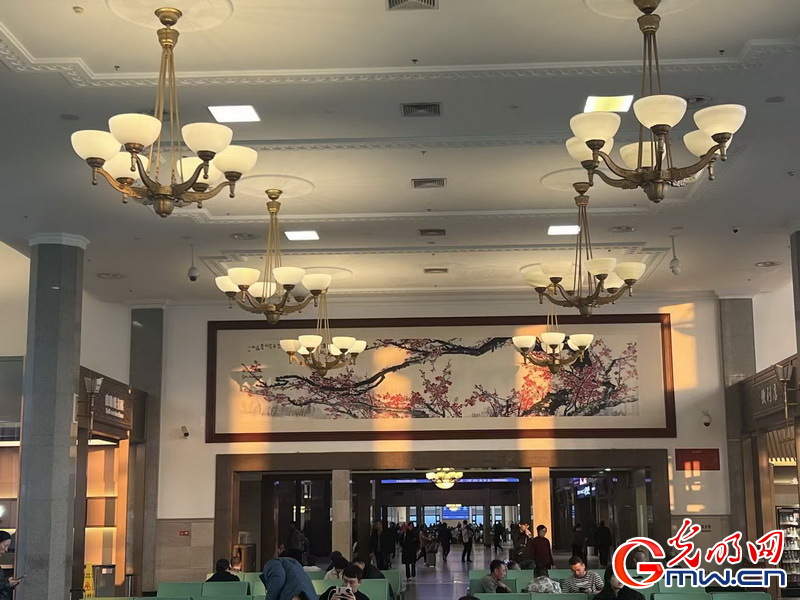 候车也能赏春景 北京站解锁“文化+出行”春日新玩法 候车也能赏春景 北京站解锁“文化+出行”春日新玩法