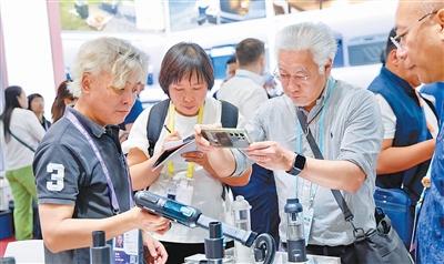 广交会上智慧展品齐亮相 广交会上智慧展品齐亮相